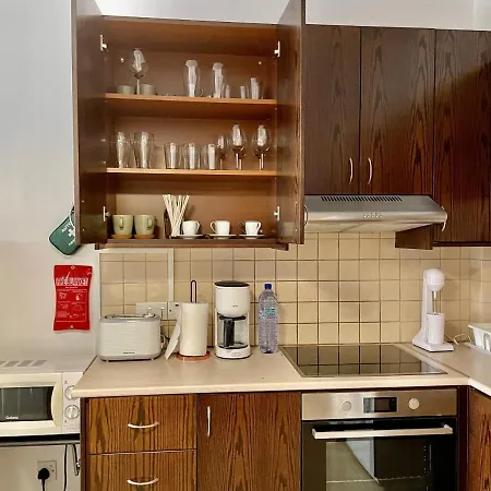 Cyprus Penelope * ラルナカ